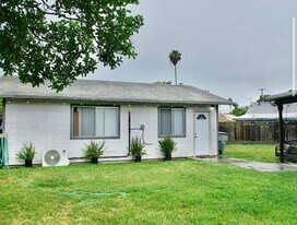 1322 Grape Ave in Modesto, CA - Building Photo