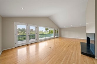 960 Hayne Rd in Hillsborough, CA - Building Photo - Building Photo