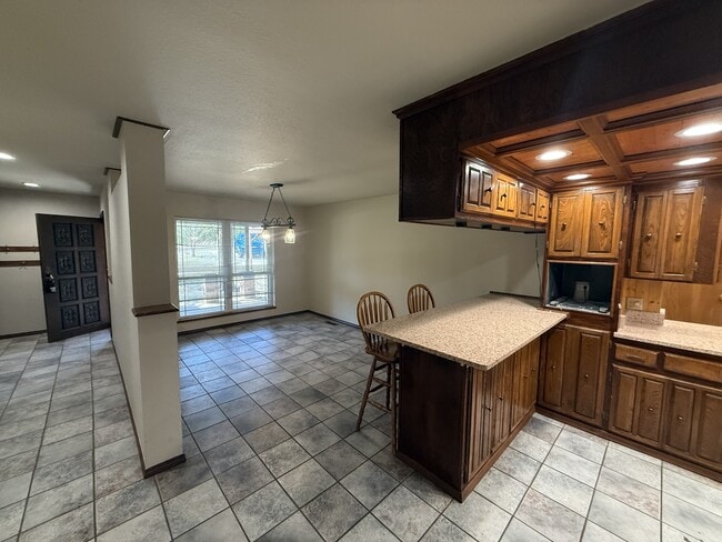 708 S Monte Vista St in Ada, OK - Building Photo - Building Photo