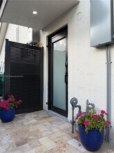 14766 SW 168th Terrace-Unit -Efficency in Miami, FL - Building Photo - Building Photo