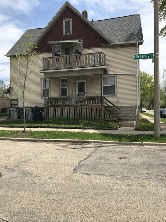 3402 N Fratney St in Milwaukee, WI - Building Photo