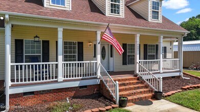 4085 Alston Bridge Rd in Siler City, NC - Building Photo - Building Photo