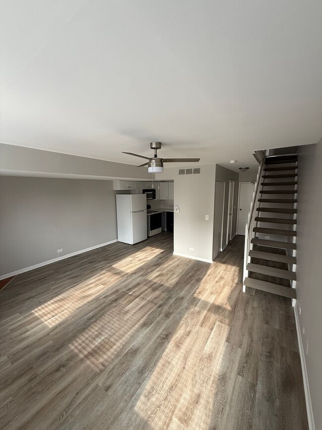 property at 744 W Gordon Terrace