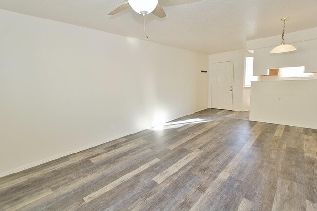 527 N Moffatt Ave in Emmett, ID - Building Photo - Building Photo