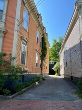 8 Cushman St in Portland, ME - Foto de edificio - Building Photo