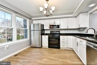 523 Blacksburg Terrace NE in Leesburg, VA - Building Photo - Building Photo