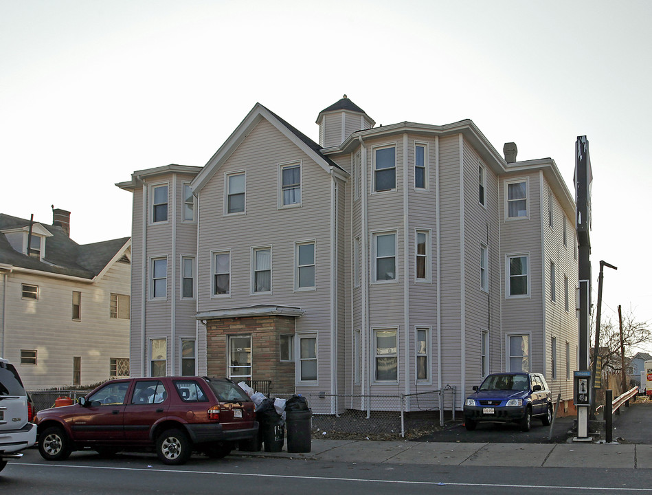 142 Main St in Everett, MA - Foto de edificio