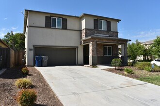 4297 Lasalle Dr in Merced, CA - Foto de edificio - Building Photo