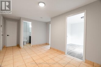 24 Brookside St in London, ON - Building Photo - Building Photo