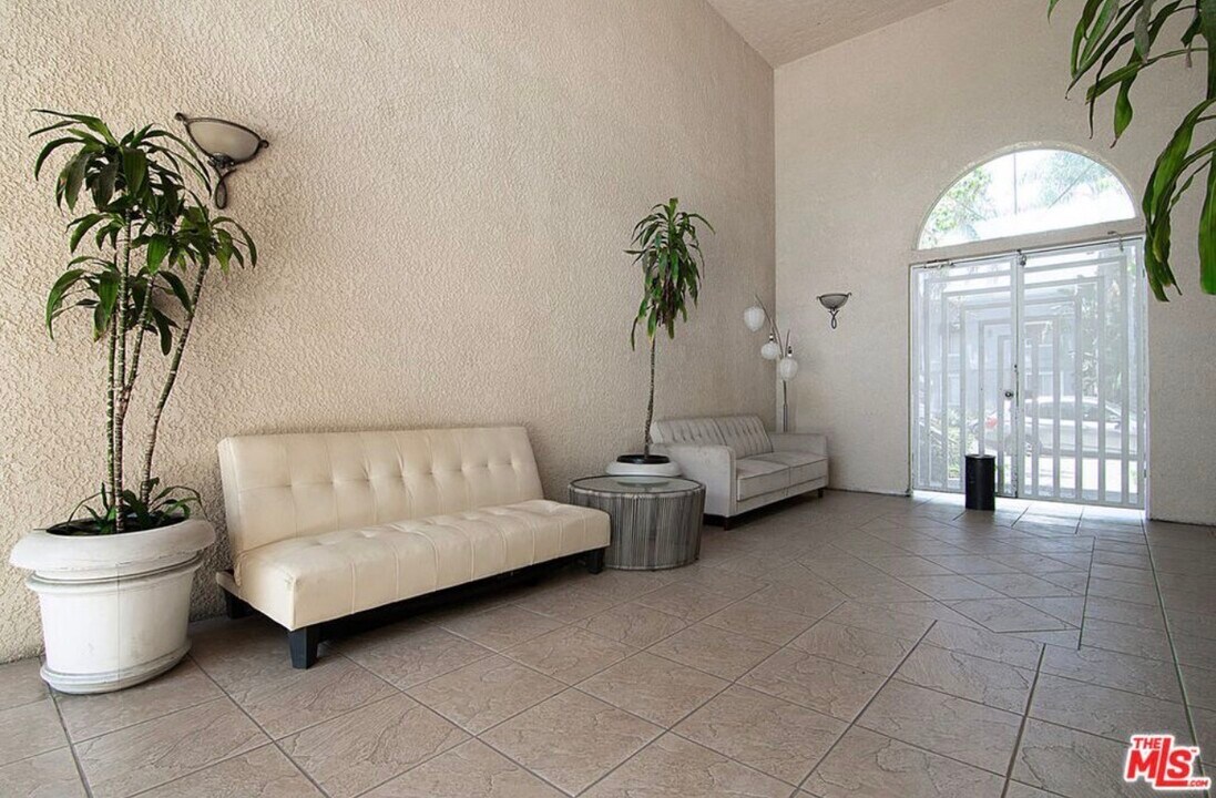 4358 Mammoth Ave, Unit 4358 Mammoth Ave. #26 in Sherman Oaks, CA - Building Photo