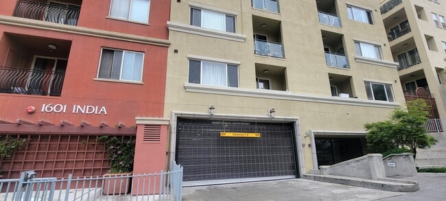 1601 India St, Unit 302 in San Diego, CA - Building Photo - Building Photo
