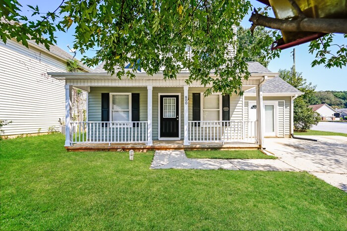 800 Tramore Dr in Stockbridge, GA - Building Photo