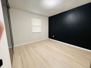 1406 Magnolia W in Excelsior Springs, MO - Building Photo - Building Photo