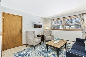 157 Mississippi Pl in Fridley, MN - Building Photo - Building Photo