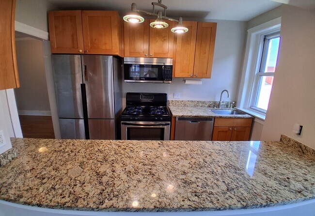 1954 Columbia Rd NW, Unit 411 in Washington, DC - Foto de edificio - Building Photo