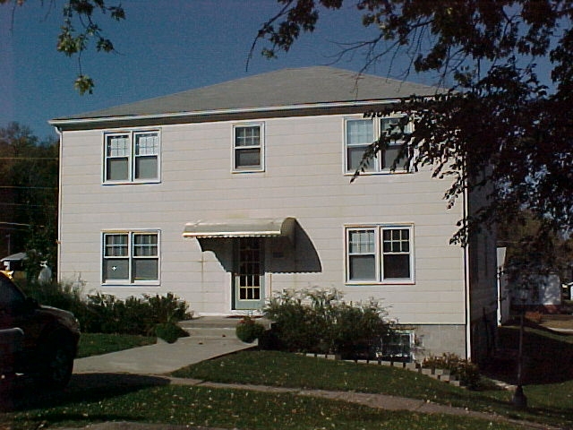 1210 17th St in Auburn, NE - Building Photo