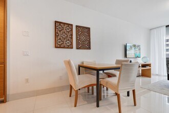 5875 Collins Ave in Miami Beach, FL - Building Photo - Building Photo