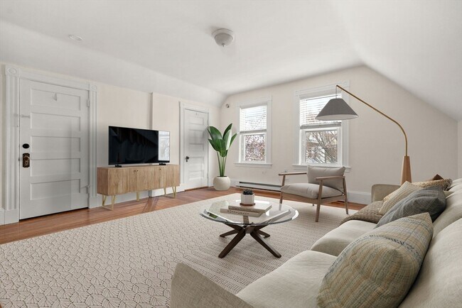 94 Bartlett St in Somerville, MA - Building Photo - Building Photo