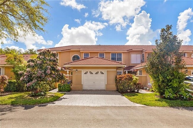 4106 Carriage Dr in Pompano Beach, FL - Building Photo - Building Photo