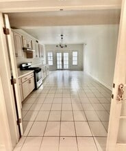 2618 N Vermont Ave in Los Angeles, CA - Foto de edificio - Building Photo