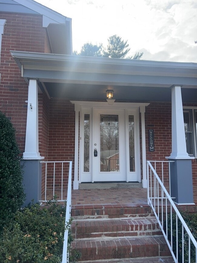 7477 Ridge View Rd in Mechanicsville, VA - Building Photo - Building Photo