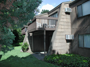 Alvarado Place in Walnut Creek, CA - Building Photo - Building Photo