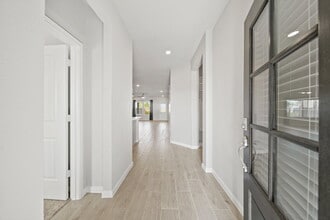 2307 Gentle Breeze Ln in Mont Belvieu, TX - Building Photo - Building Photo