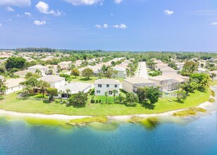 10817 Oak Bend Way in Wellington, FL - Building Photo - Building Photo