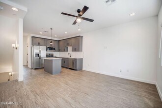 3725 E Earll Dr in Phoenix, AZ - Building Photo - Building Photo