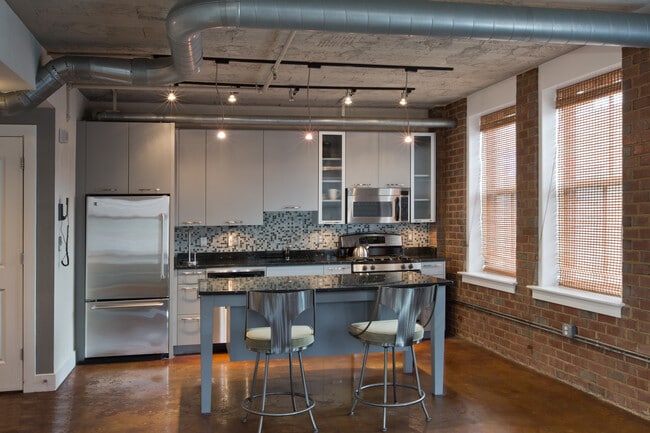 property at 916 G St NW