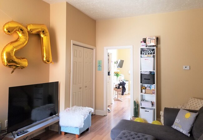 1110 Bingham St in Pittsburgh, PA - Building Photo - Building Photo