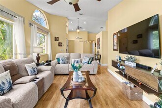 7464 Pinewalk Dr S in Margate, FL - Building Photo - Building Photo