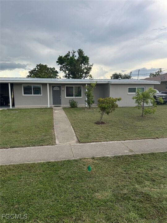235 Mentel Terrace in Port Charlotte, FL - Building Photo