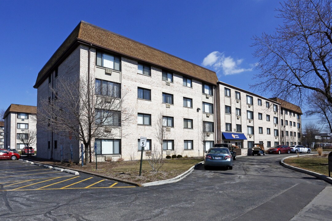 Midpointe Apartments in Chicago, IL - Foto de edificio