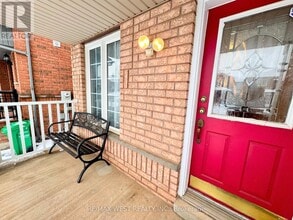 98 Four Seasons Cir in Brampton, ON - Building Photo - Building Photo