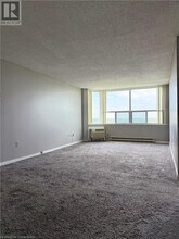 55 Green Valley Dr in Kitchener, ON - Building Photo - Building Photo
