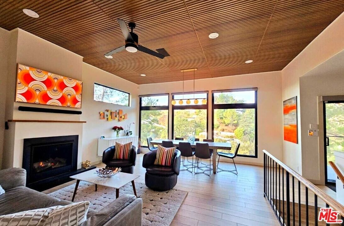 6194 Rodgerton Dr in Los Angeles, CA - Building Photo