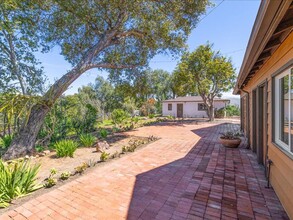 2980 Los Alisos Dr in Fallbrook, CA - Building Photo - Building Photo