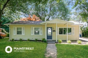 5810 Alanadale Dr in Louisville, KY - Building Photo