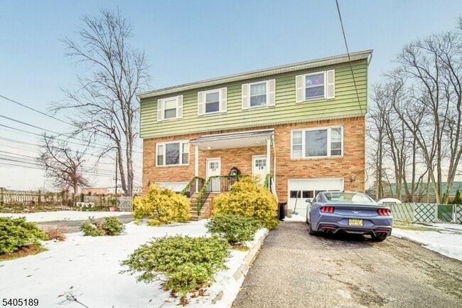 30 Sanford Ave in West Caldwell, NJ - Building Photo - Building Photo