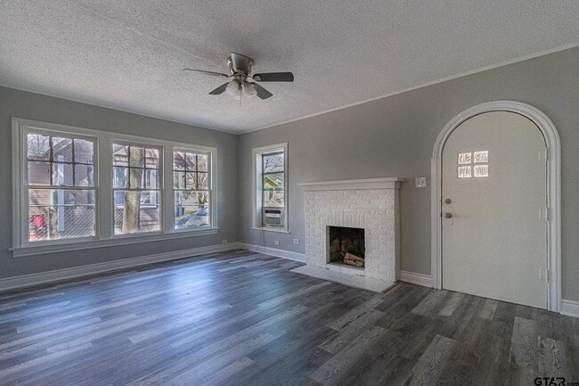 700 Lindsey Ln in Tyler, TX - Building Photo - Building Photo