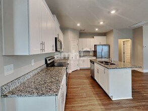 5211 Tupelo St in Nashville, TN - Foto de edificio - Building Photo