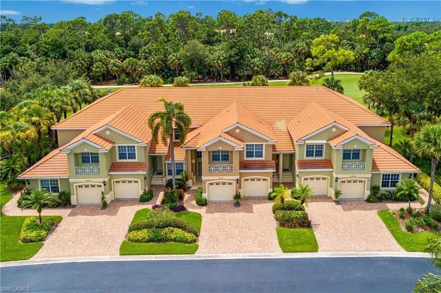 2264 Ashton Oaks Ln, Unit 69 in Naples, FL - Foto de edificio
