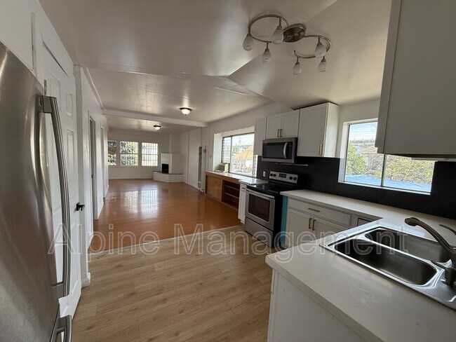 806 52nd Ave in Oakland, CA - Building Photo - Building Photo