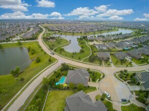 8102 Conner Cove in Richmond, TX - Building Photo - Building Photo