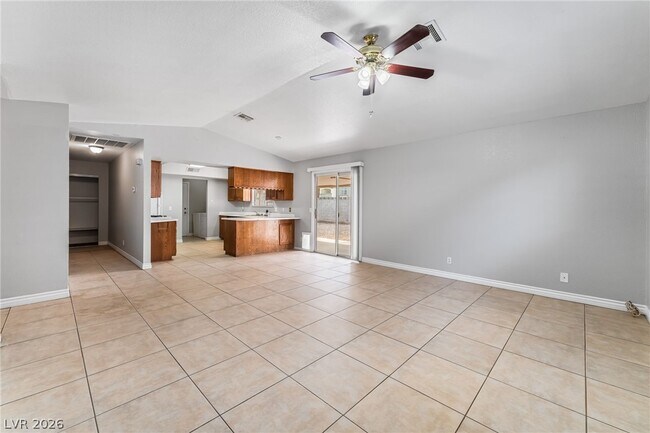 6513 Capricorn Dr in Las Vegas, NV - Building Photo - Building Photo