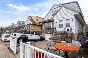 16 Crossgate Rd in Jersey City, NJ - Building Photo