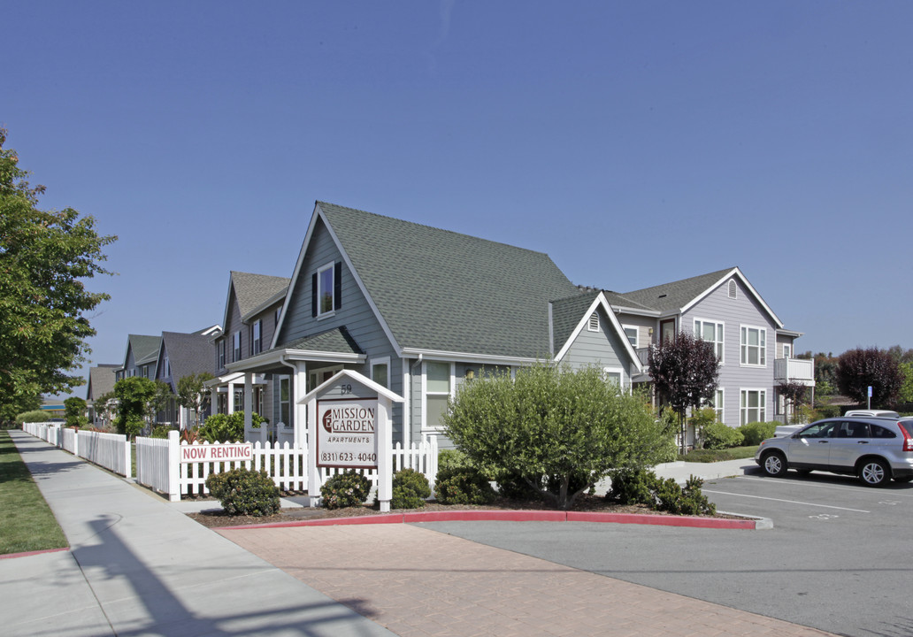 Mission Garden Apartments in San Juan Bautista, CA - Building Photo