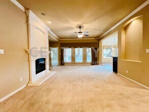 9600 Courtright Dr in Fort Worth, TX - Building Photo - Building Photo