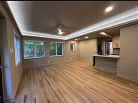 319 Burlage Cir, Unit 319 Burlage Circle in Chapel Hill, NC - Building Photo